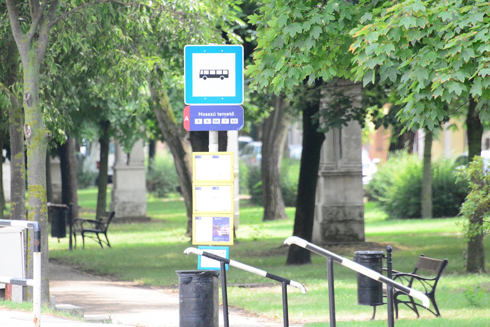 Vasárnap hajnalra mind a 367 megállóhelyre kikerültek az új menetrendi táblák